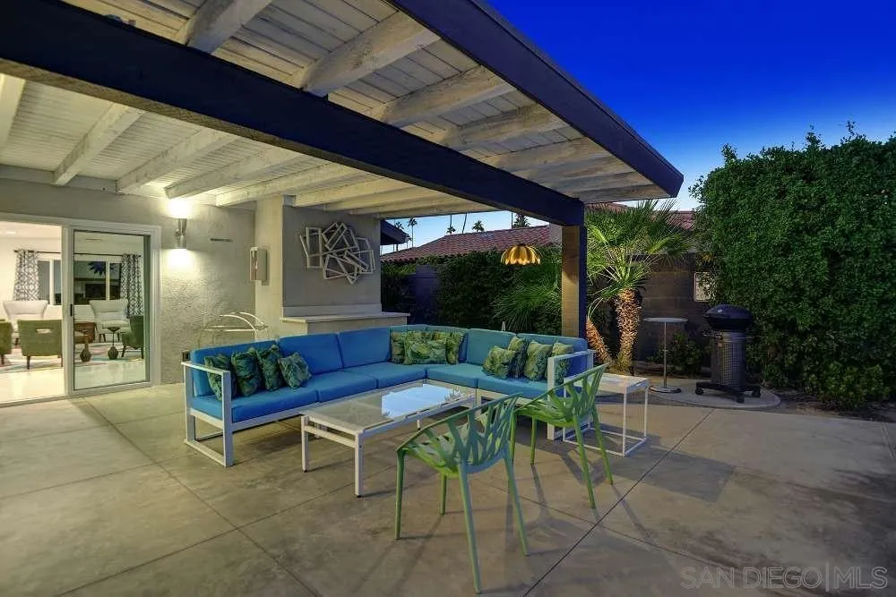 2118 S S Gene Autry Trl, Palm Springs, California 92264 home-pic-42